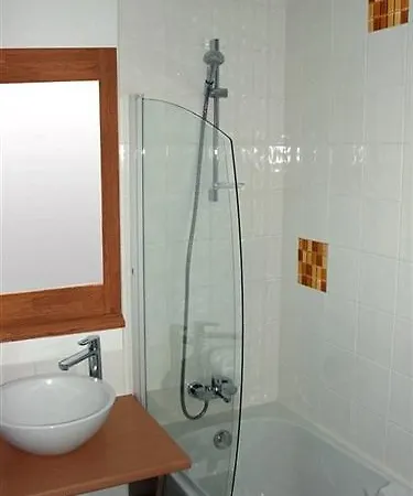 Hotel apartamentowy Vacanceole - Le Domaine Du Chateau - La Rochelle / Ile De Re