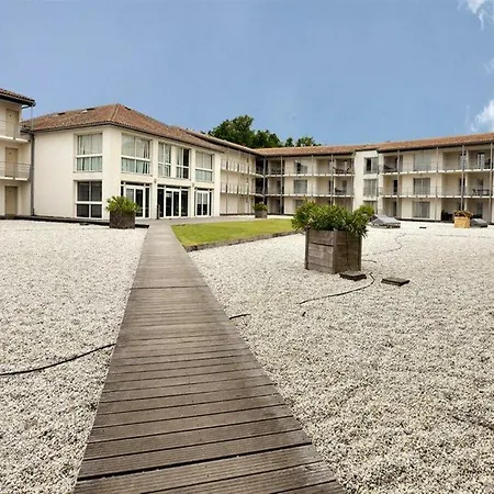 Vacancéole - Le Domaine Du Château - La Rochelle / île De Ré 3*