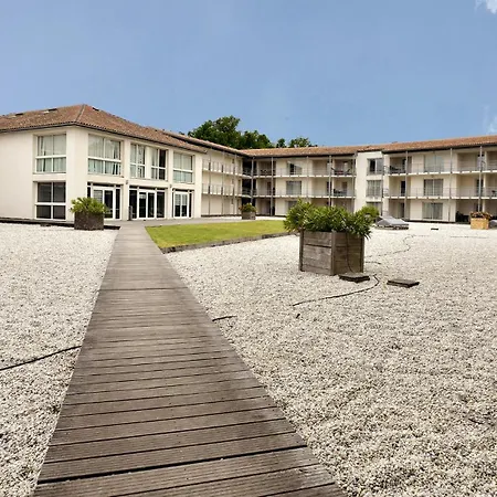 Aparthotel Vacanceole - Le Domaine Du Chateau - La Rochelle / Ile De Re Lagord