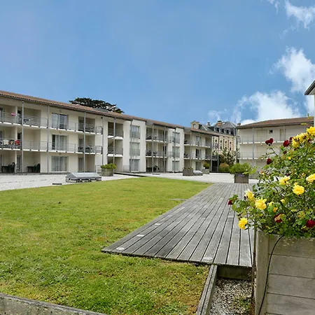 Lejlighedshotel Vacanceole - Le Domaine Du Chateau - La Rochelle / Ile De Re 3*