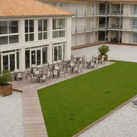 Apart-hotel Vacancéole - Le Domaine Du Château - La Rochelle / île De Ré