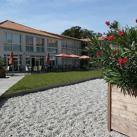 Vacancéole - Le Domaine Du Château - La Rochelle / île De Ré 3*