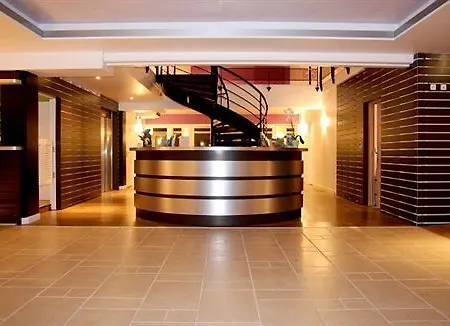Apart-hotel Vacancéole - Le Domaine Du Château - La Rochelle / île De Ré 3*