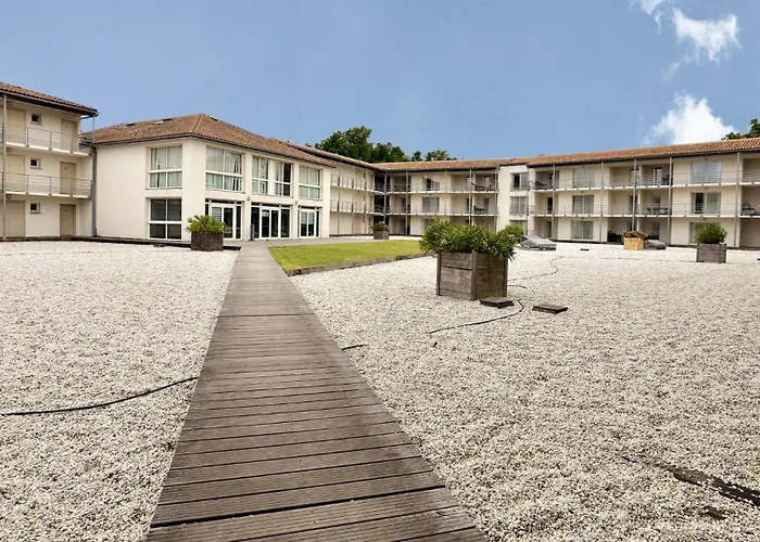 Appart hôtel Vacancéole - Le Domaine Du Château - La Rochelle / île De Ré Lagord