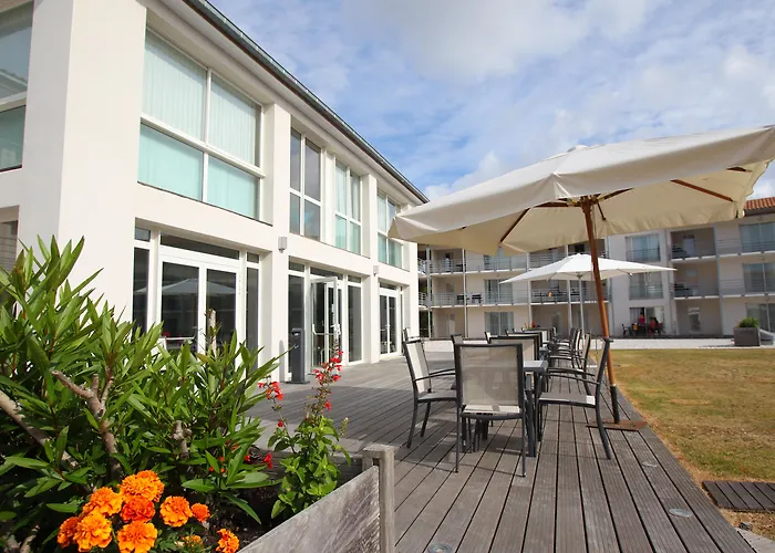 Appart hôtel Vacancéole - Le Domaine Du Château - La Rochelle / île De Ré Lagord