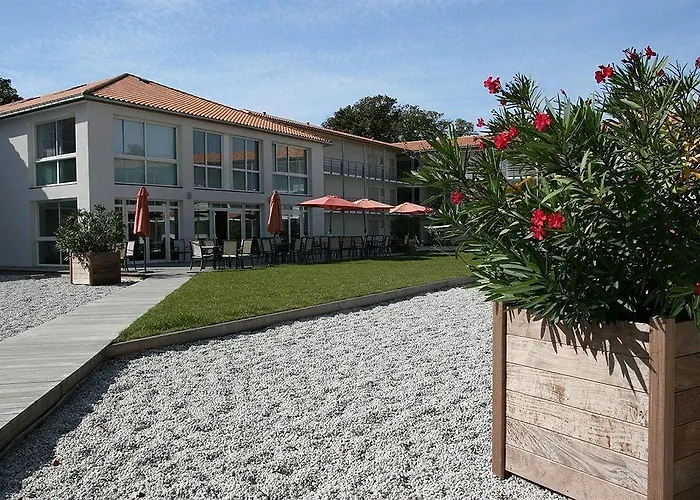 Vacancéole - Le Domaine Du Château - La Rochelle / île De Ré 3*