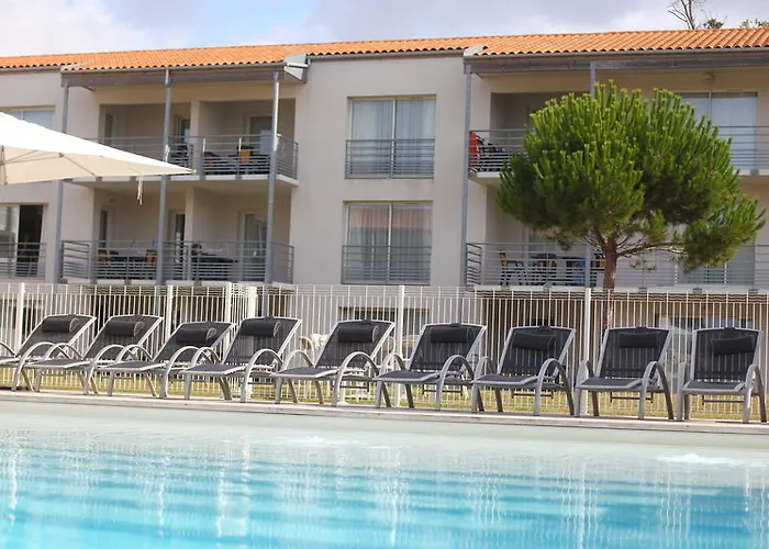 Vacancéole - Le Domaine Du Château - La Rochelle / île De Ré Appart hôtel Lagord